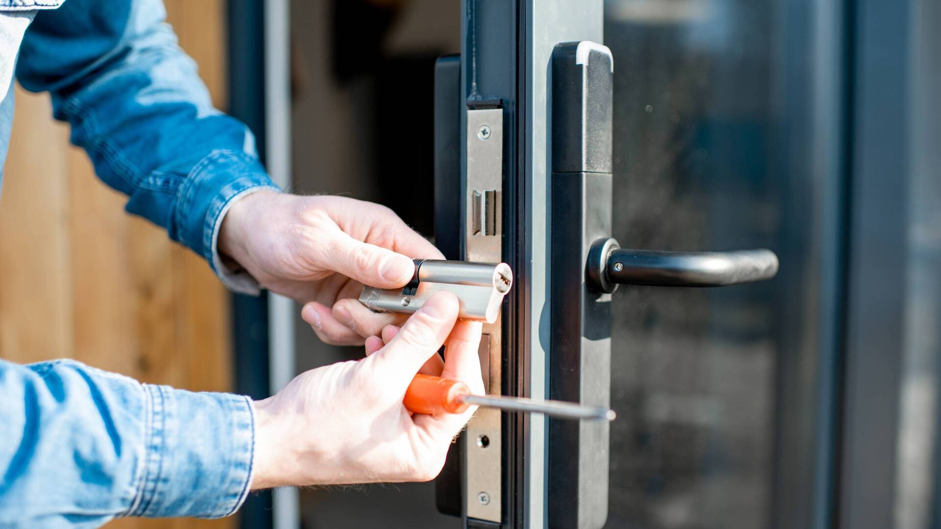 Professional locksmith services in Southwark